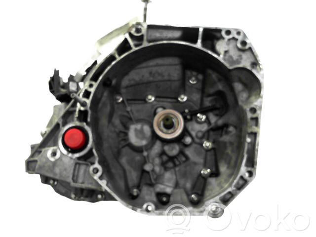 Nissan Micra C+C Cutie viteze manuală cu 5 trepte 