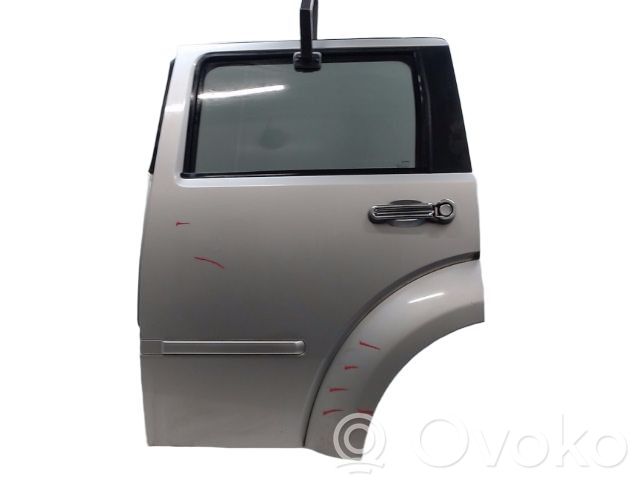 Dodge Nitro Puerta trasera 