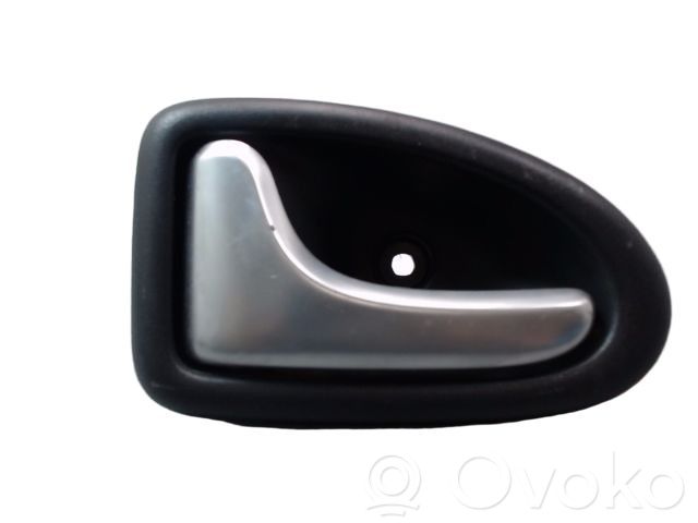 Renault Clio III Manecilla interna puerta trasera 