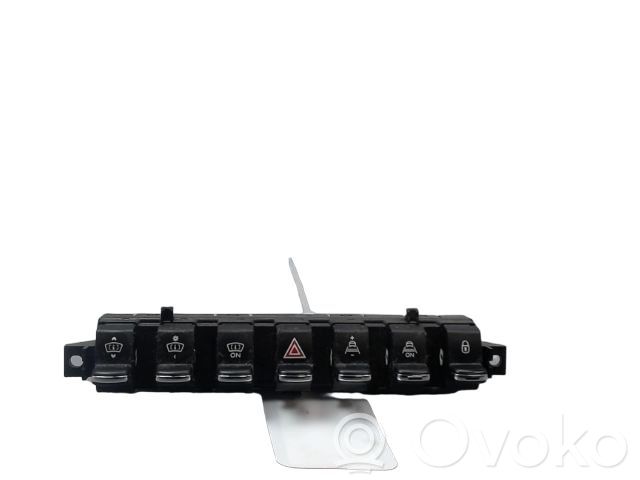 Peugeot 3008 I Hazard light switch 