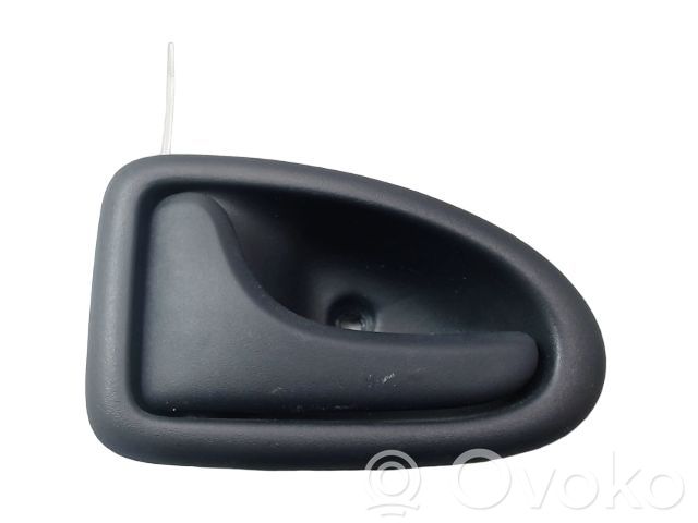 Renault Clio III Manecilla interna puerta trasera 
