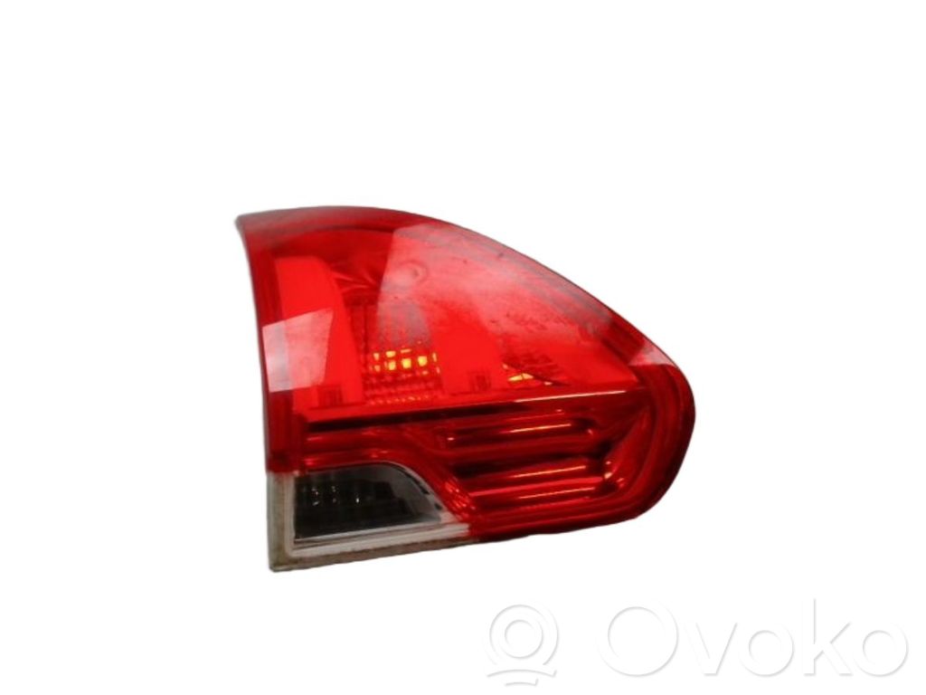 Peugeot 2008 I Luci posteriori del portellone del bagagliaio 