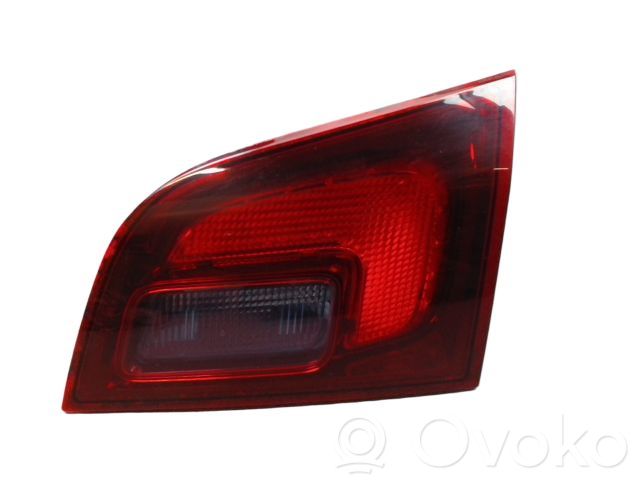 Opel Astra J Takaluukun takavalot 