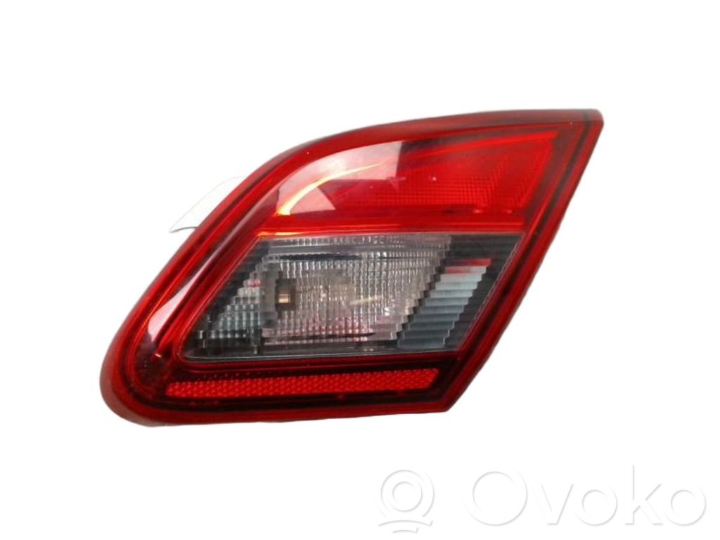 Opel Corsa F Lampy tylnej klapy bagażnika 