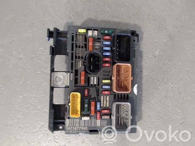 Peugeot 3008 I Modulo fusibile 