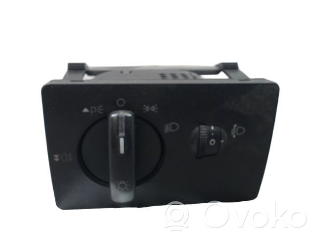 Ford Focus Light switch 