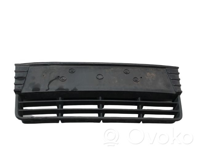 Ford Focus Front bumper lower grill 