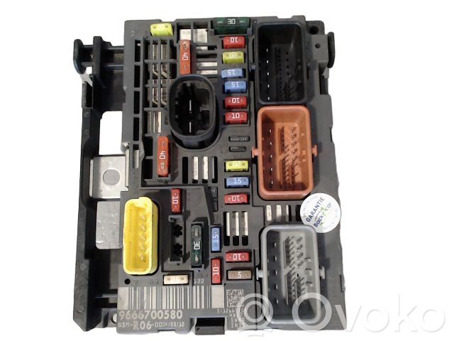 Peugeot 308cc Módulo de fusible 