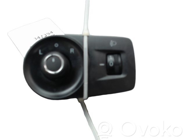 Wing mirror switch   10257084
