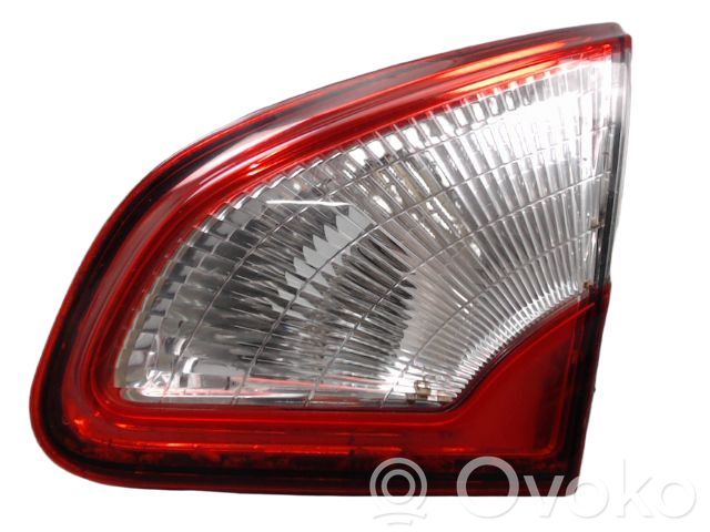 Nissan Qashqai Lampă spate în capacul portbagajului 