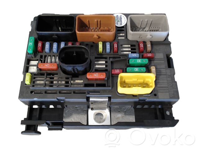 Peugeot 308 SW  Fuse module 