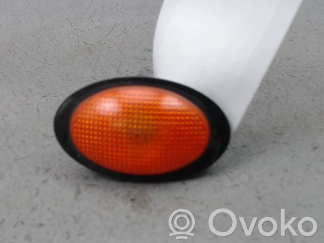 Ford Fiesta Semnalizator bară față 