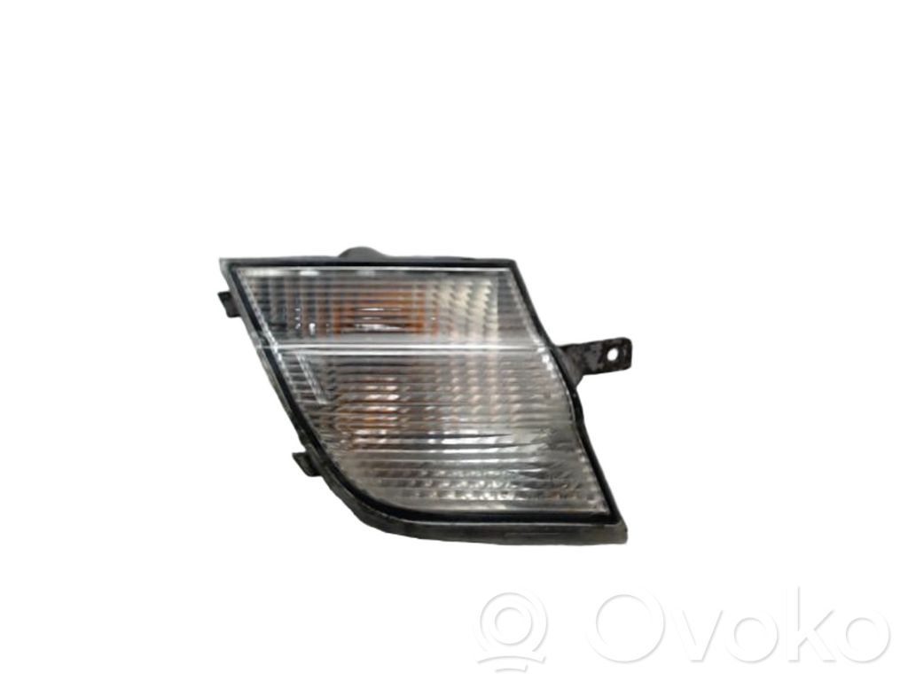Nissan Micra Semnalizator față 