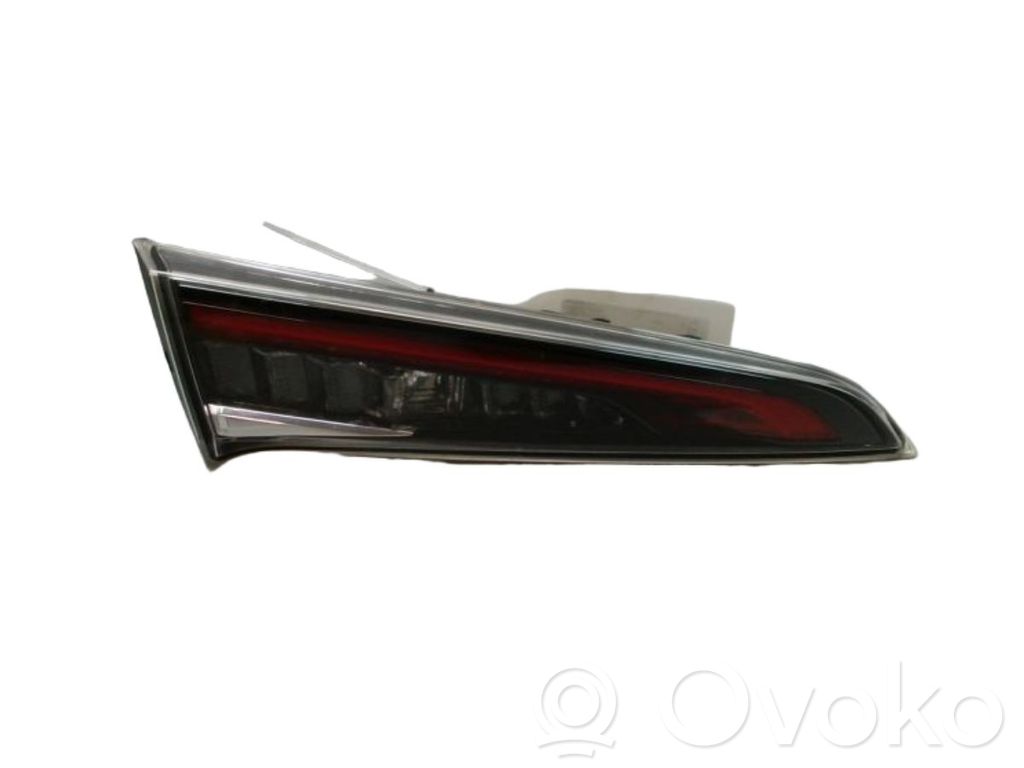Toyota Corolla E210 E21 Lampy tylnej klapy bagażnika 