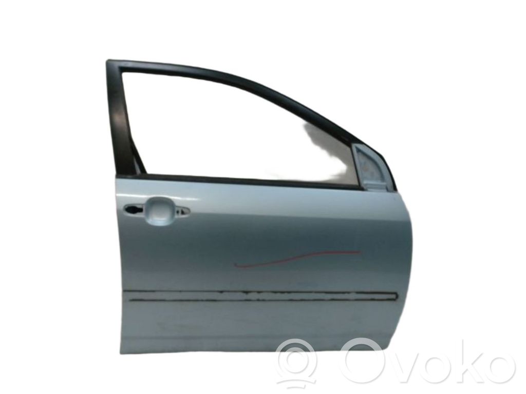 Toyota Corolla E120 E130 Puerta delantera 