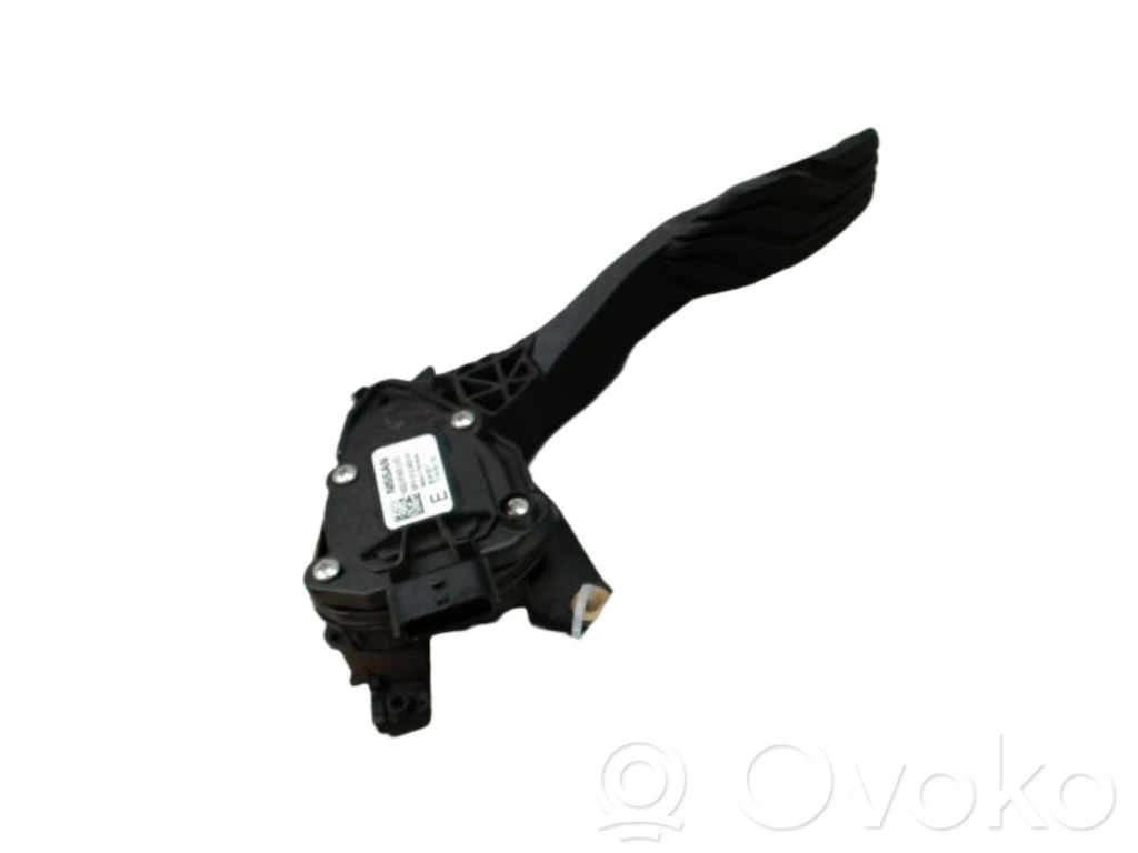Nissan Micra C+C Gaspedal