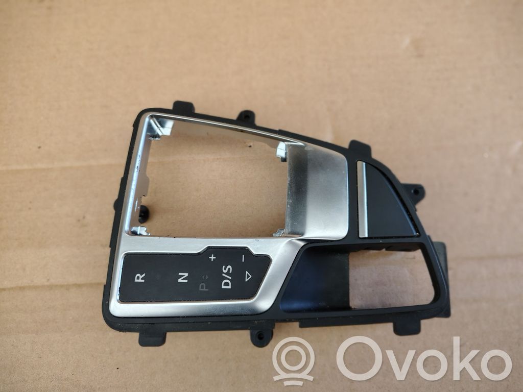 Audi A4 S4 B9 Ātrumu pārslēgšanas sviras dekoratīvā apdare (plastmasas) 