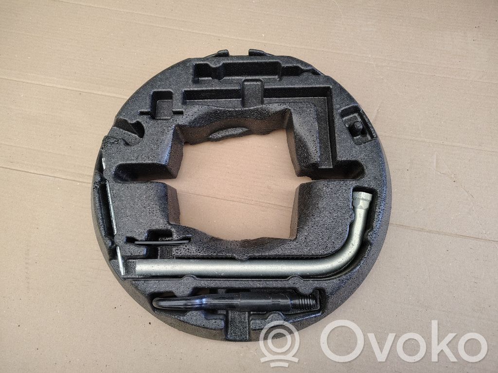 Audi A4 S4 B9 Tool set 