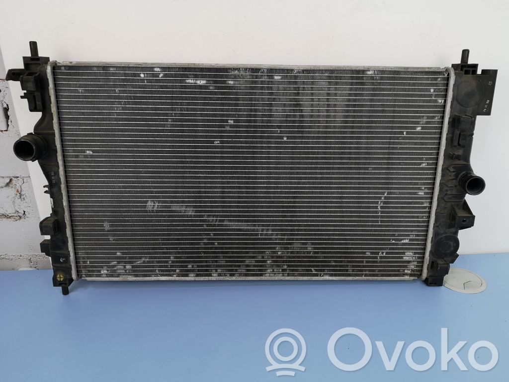 Opel Astra J Aušinimo skysčio radiatorius 