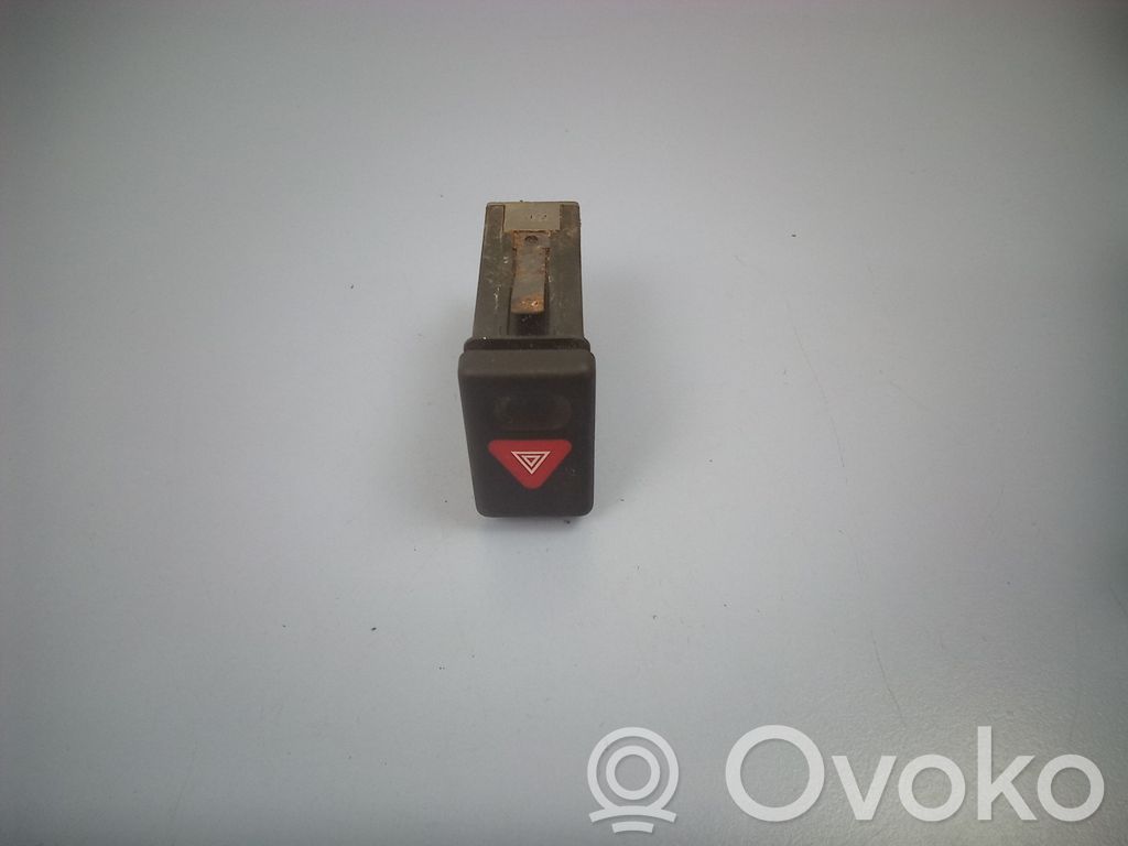 Hazard light switch   7M5953235A