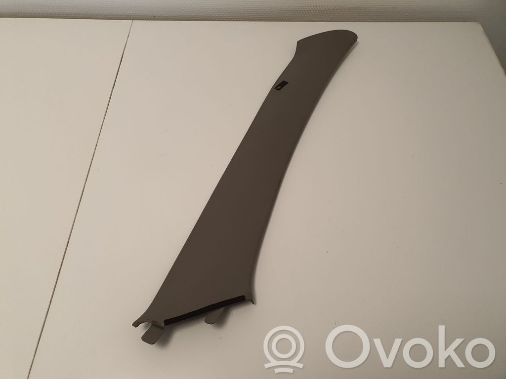 Osłona słupka szyby przedniej / A   7210A115HA,MN123863
