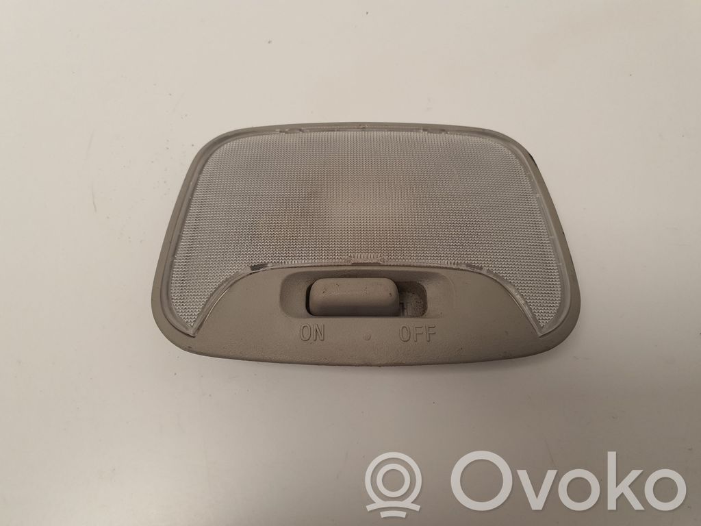 Mitsubishi L200 Luz del asiento trasero 