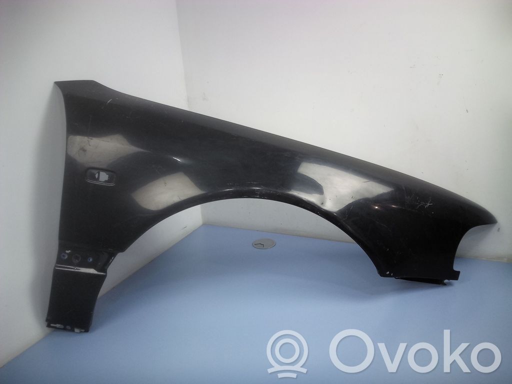Audi A8 S8 D2 4D Sparnas 