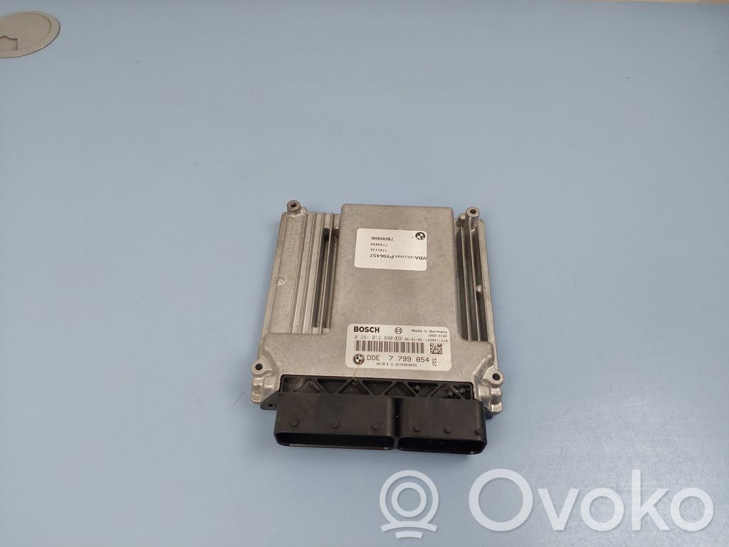 BMW 1 E81 E87 Engine control unit/module 