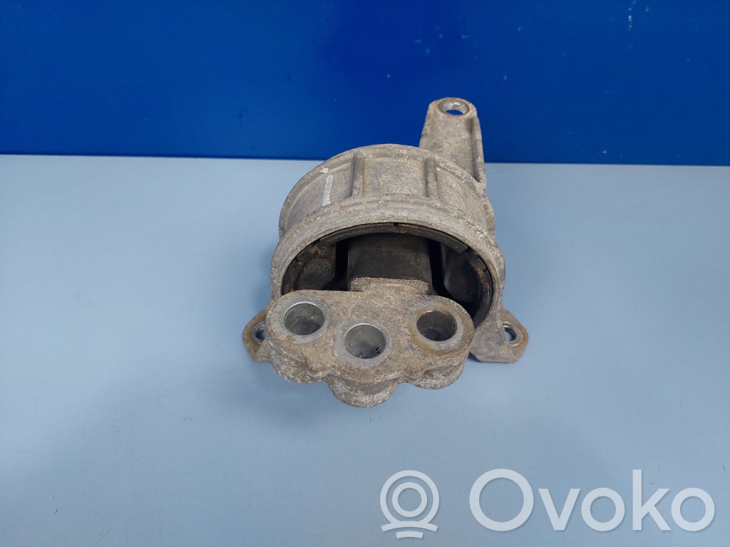 Opel Zafira B Engine mount bracket 
