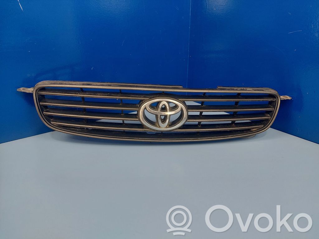 Toyota Corolla E110 Etupuskurin ylempi jäähdytinsäleikkö 