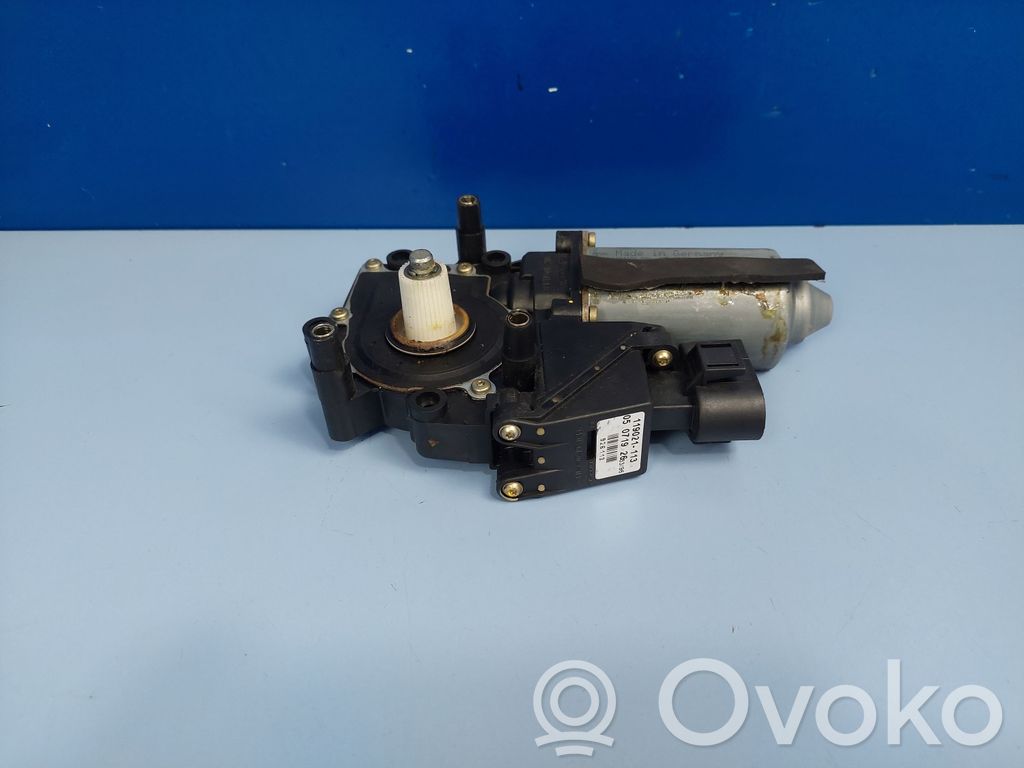 Audi A8 S8 D2 4D Front door window regulator motor 