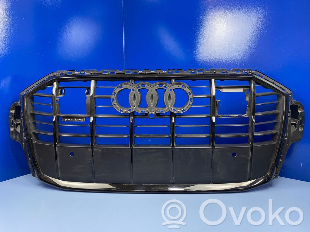 Audi Q7 4M Etupuskurin ylempi jäähdytinsäleikkö 