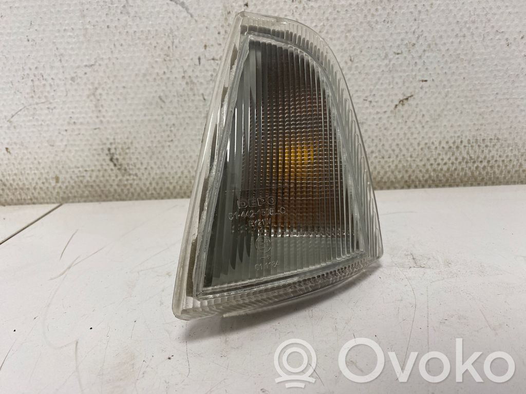 Opel Omega A Semnalizator față 