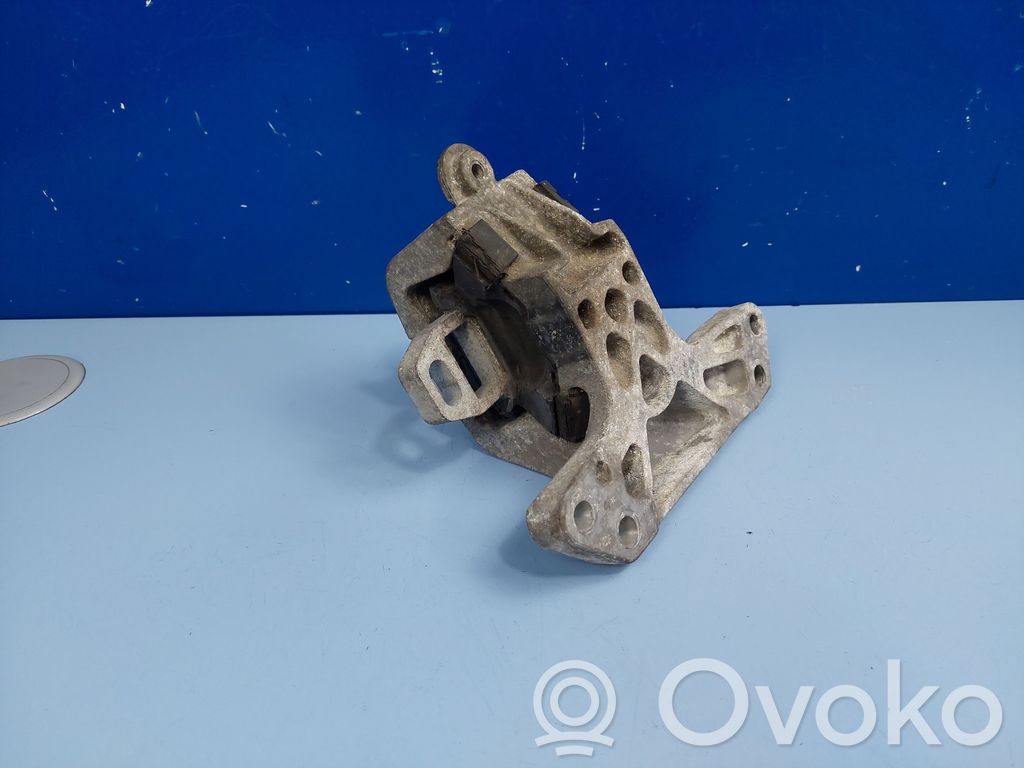 Peugeot 407 Engine mount bracket 