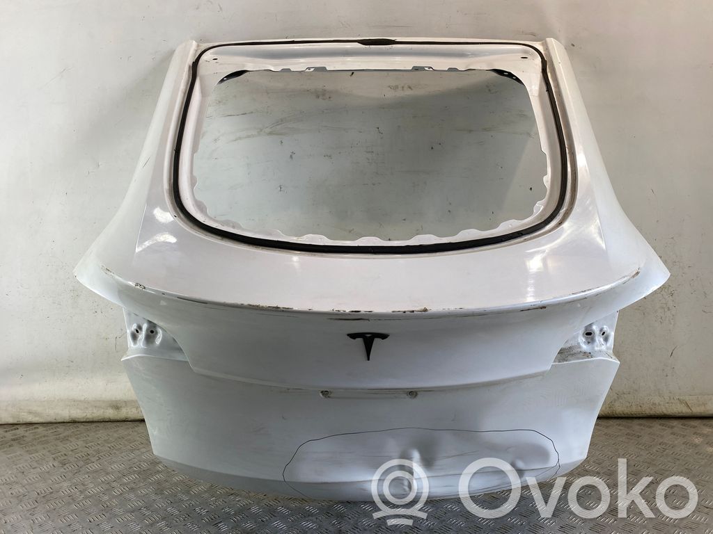 Tesla Model Y Tailgate/trunk/boot lid 
