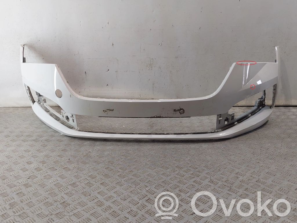 Skoda Scala Parachoques delantero 