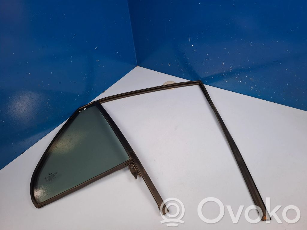 KIA Carens II Rear vent window glass 