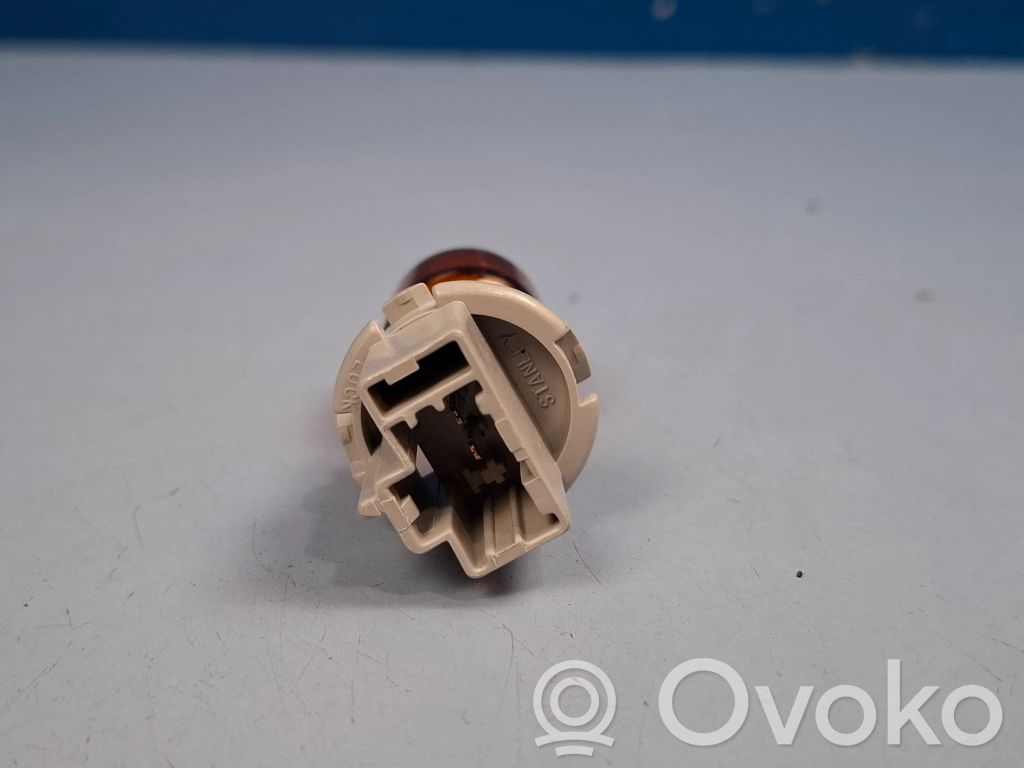 12 V Socket (rear)
