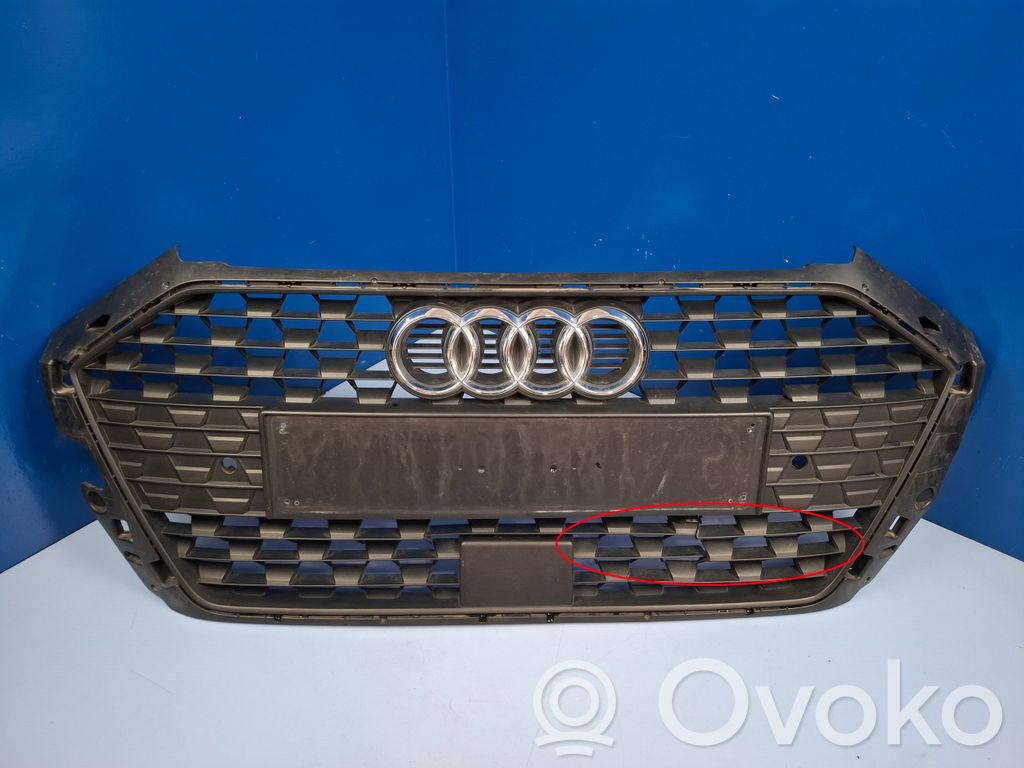 Audi A1 Etupuskurin ylempi jäähdytinsäleikkö 