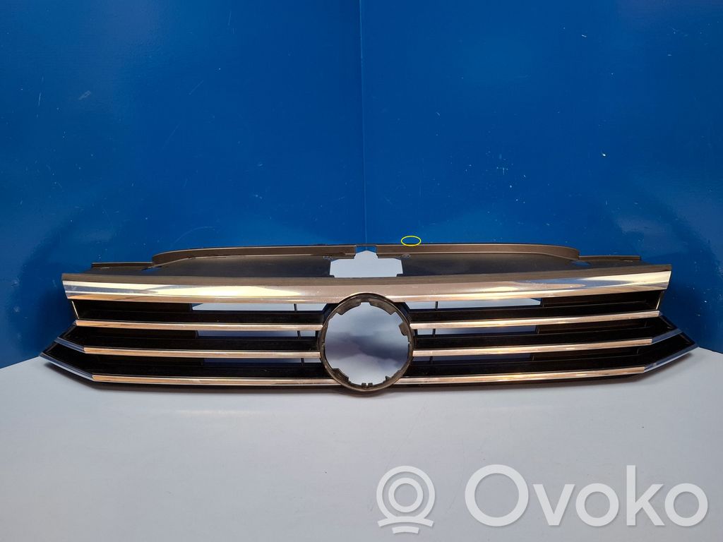 Volkswagen PASSAT B8 Maskownica / Grill / Atrapa górna chłodnicy 
