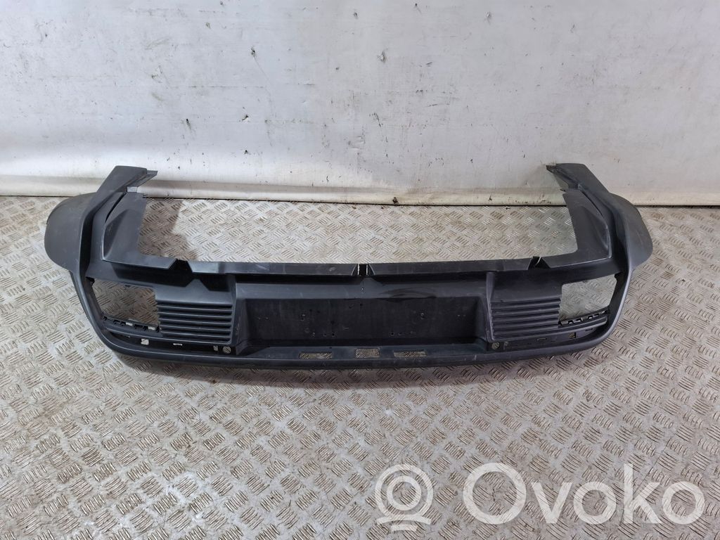 Porsche Taycan 9J1 Нижняя часть бампера 