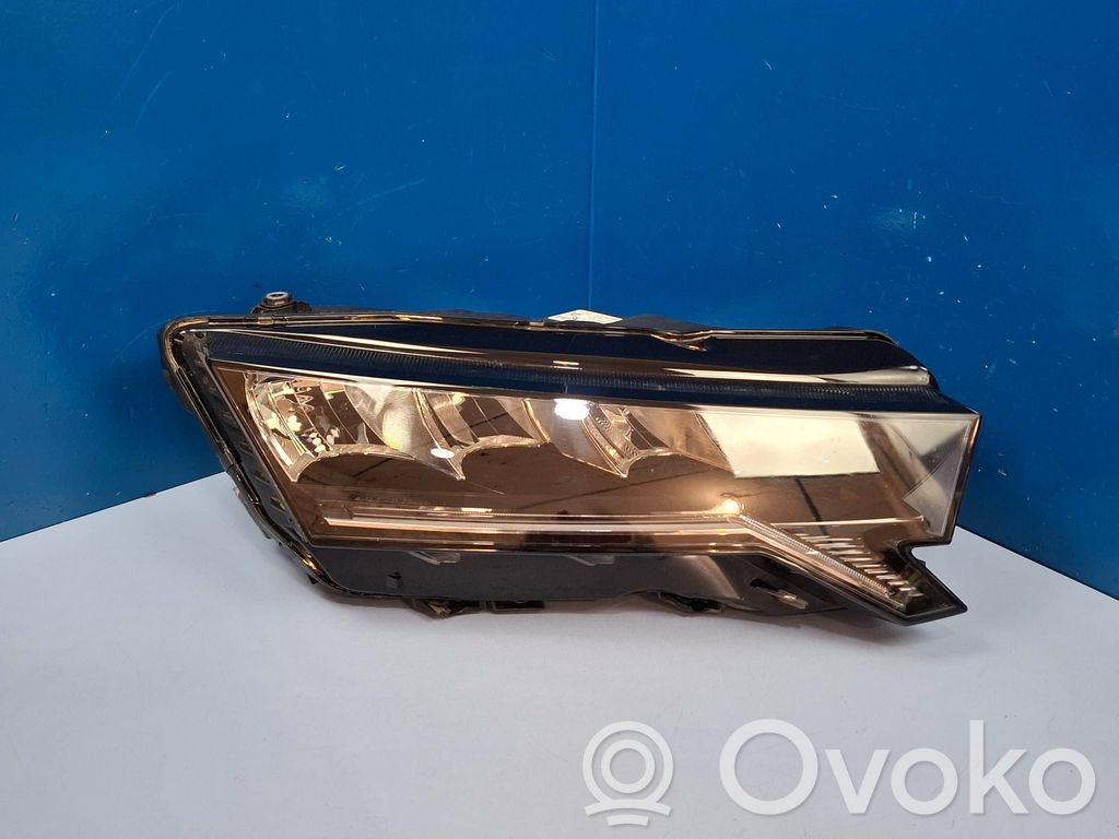 Skoda Octavia Mk4 Lampa przednia 