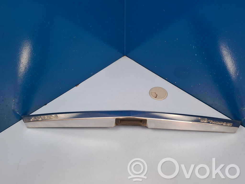 Opel Astra H Mască capotă portbagaj 