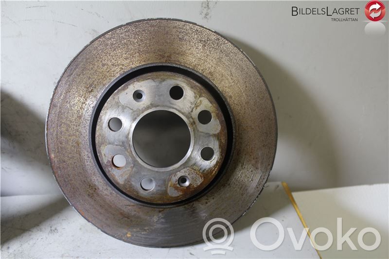 Opel Corsa E Etujarrulevy 