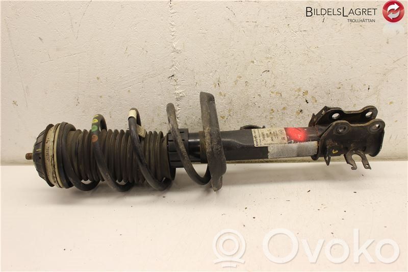Fiat 500L Amortyzator osi przedniej ze sprężyną 