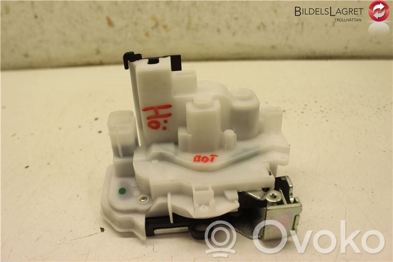 Opel Combo D Front door lock 