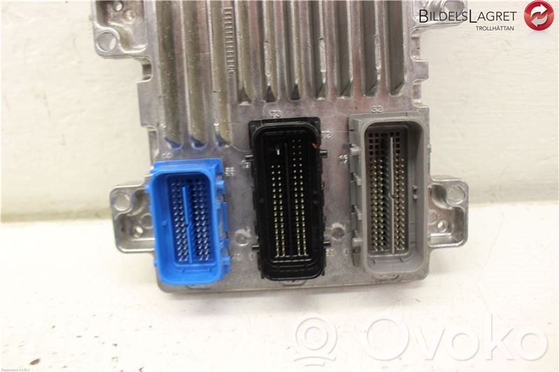 Opel Astra J Injection control unit/module 