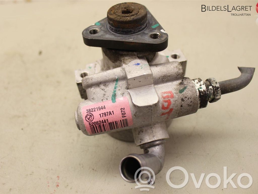 Opel Combo D Ohjaustehostimen pumppu 