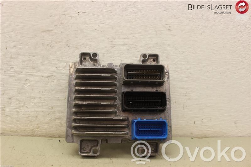 Opel Astra J Injection control unit/module 