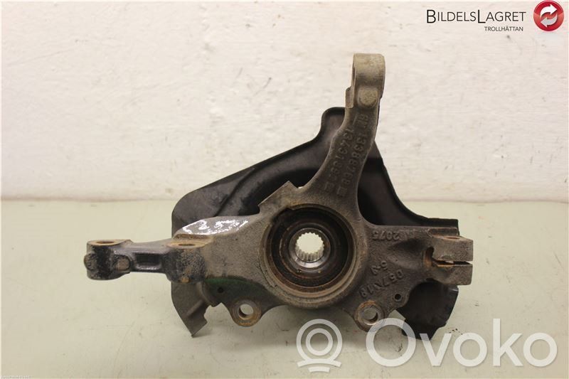 Opel Corsa E Front wheel hub spindle knuckle 